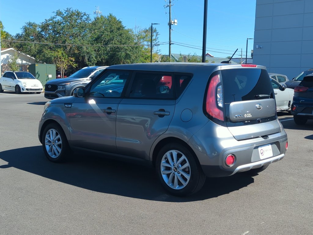 Used 2017 Gray Kia Plus image 5