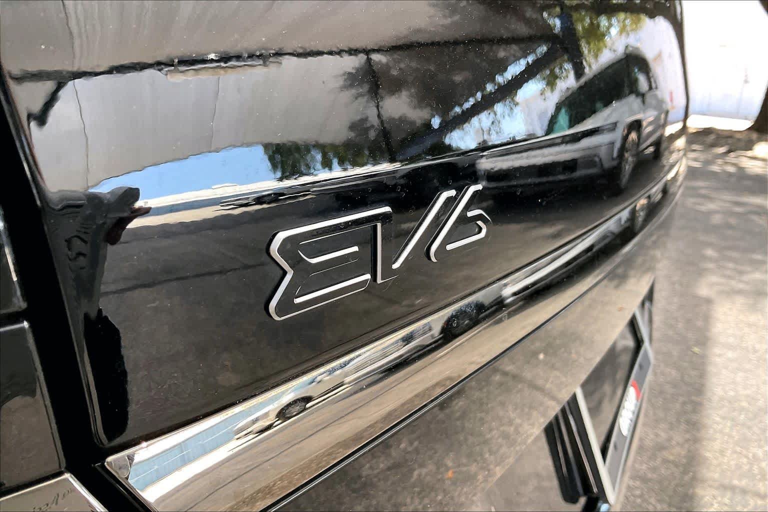 Used 2025 Ebony Black Kia GT-Line image 9