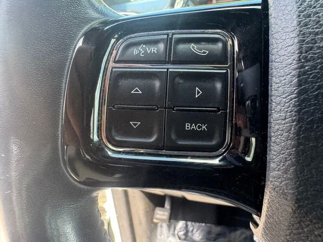 Used 2019 White Dodge SXT image 19