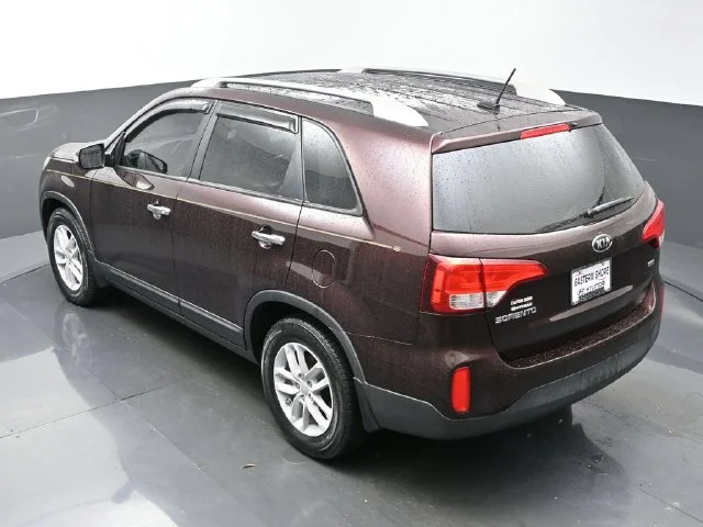 Used 2015 Red Kia LX image 39