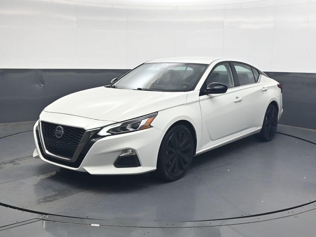 Used 2022 White Nissan 2.5 SR image 8
