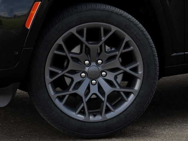 New 2026 Diamond Black Crystal Pearl-Coat Exterior Paint Jeep Summit 4x4 image 60
