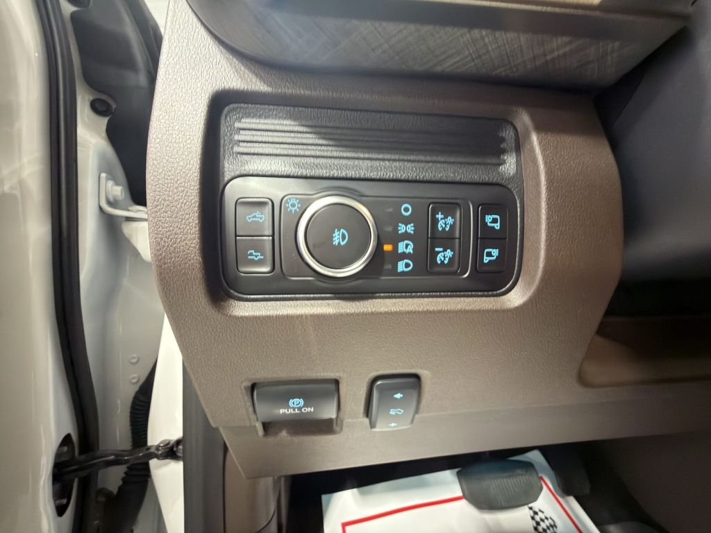 Used 2025 Star White Metallic Tri-Coat Ford King Ranch image 23