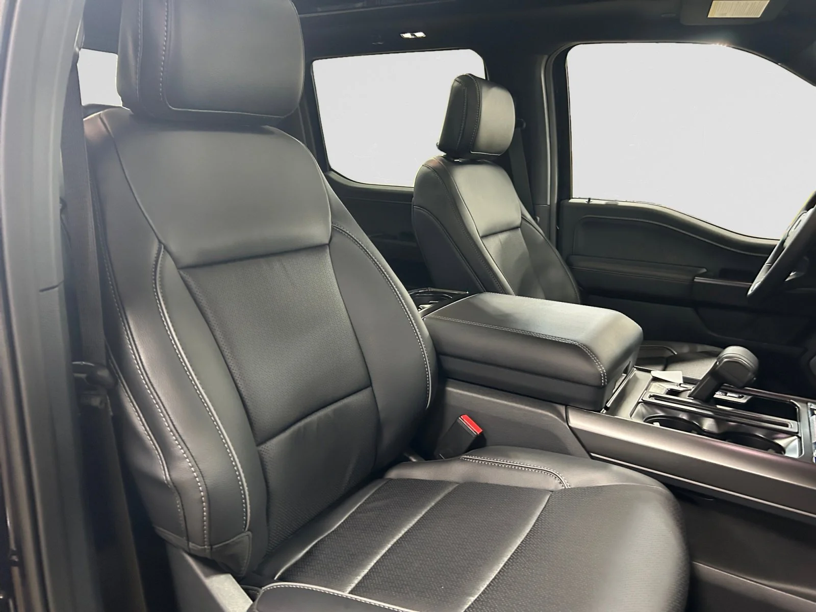 New 2026 Antimatter Blue Metallic Ford Lariat image 12