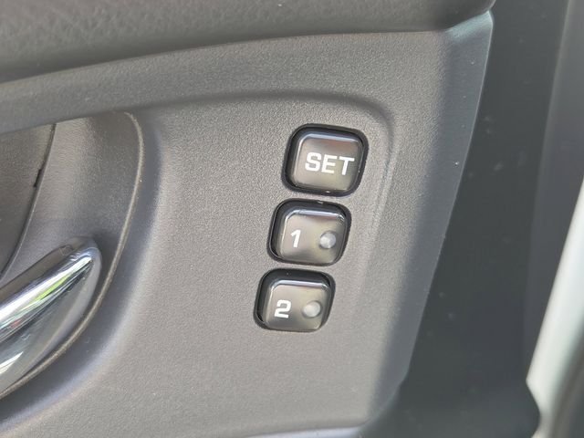 Used 2019 Pearl White Nissan SL image 13