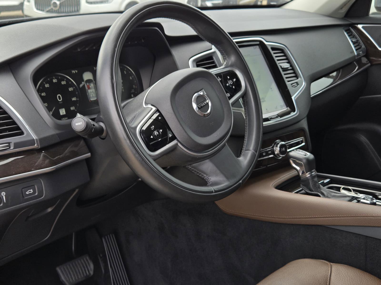 Used 2019 Gray Metallic Volvo Momentum image 30