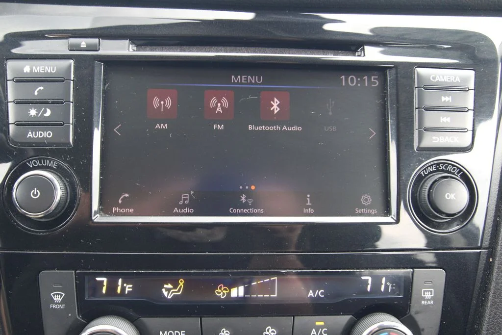 Used 2022 Gun Metallic Nissan SV image 31