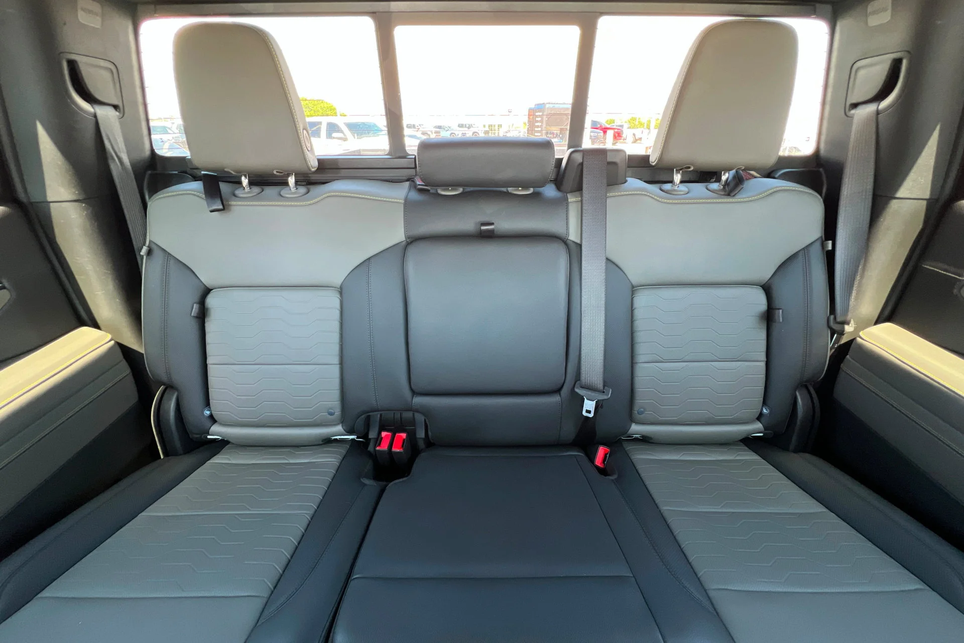 Used 2024 Summit White Chevrolet ZR2 image 25