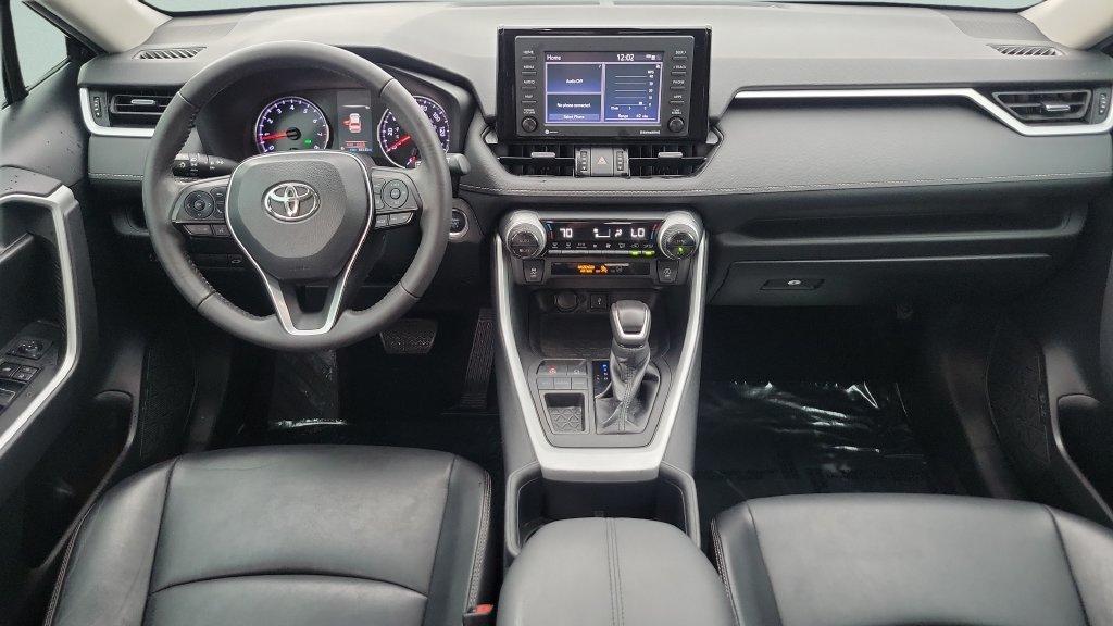 Certified Used 2022  Toyota XLE Premium image 11