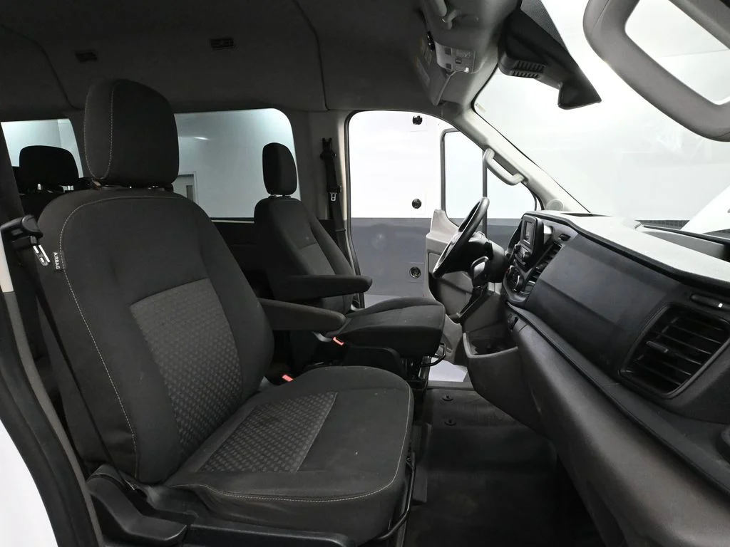 Used 2023 White Ford XL image 41