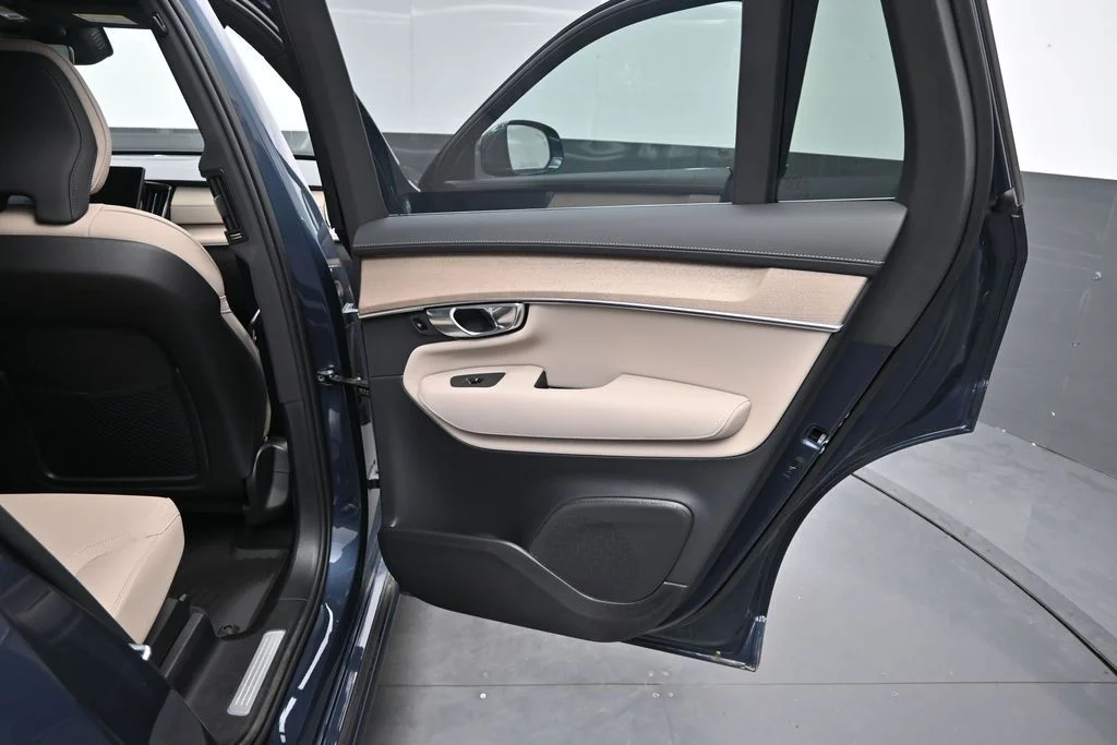New 2026 Denim Blue Volvo T8 Plus image 17