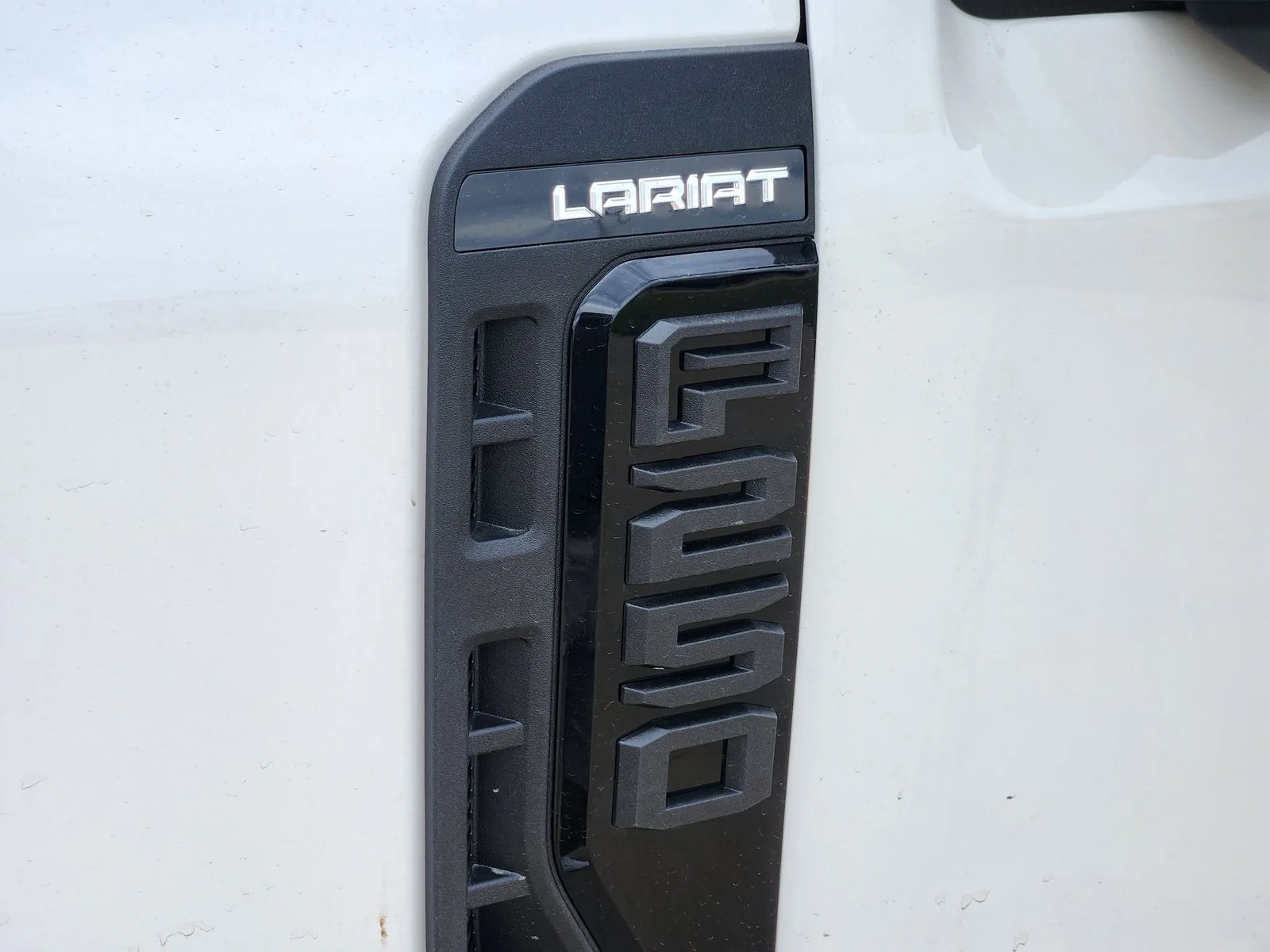 New 2026 Star White Metallic Tri-Coat Ford F-250® Lariat® image 8