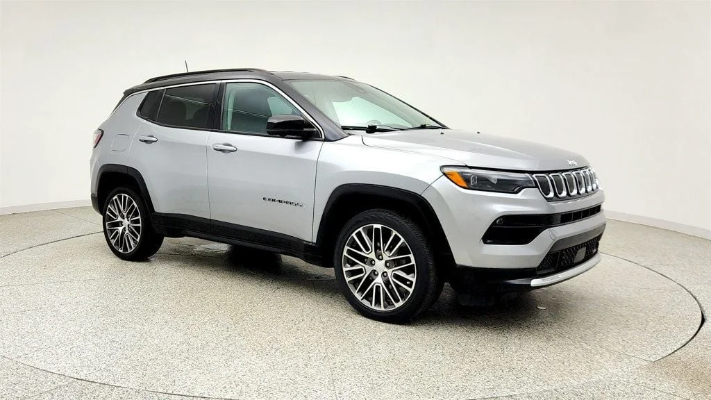 Used 2022 Billet Silver Metallic Clearcoat Jeep Limited 4x4 w/ Elite Group & Driver Assist Group I image 3