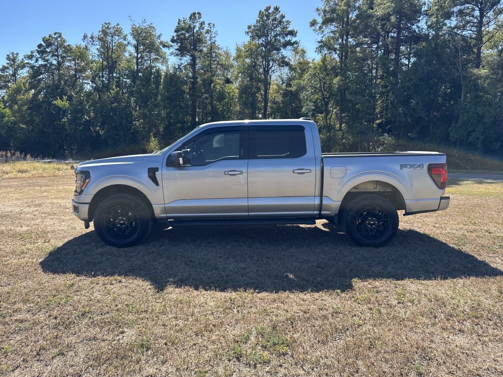 Used 2024 Silver Ford XLT image 8