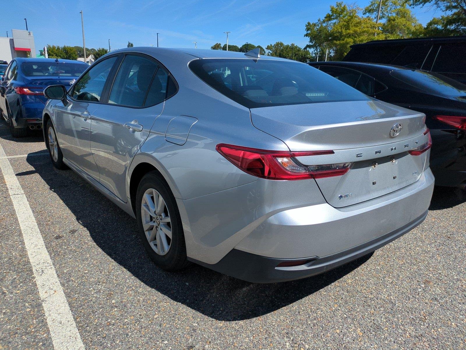 Used 2025  Toyota LE image 5