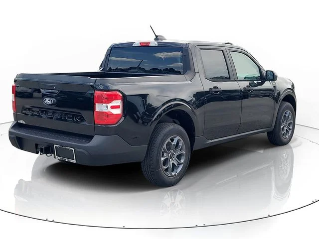 New 2026 Shadow Black Ford XLT image 4