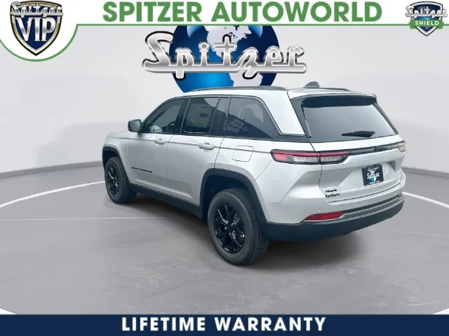 New 2026 Silver Zynith Exterior Paint Jeep Altitude image 7