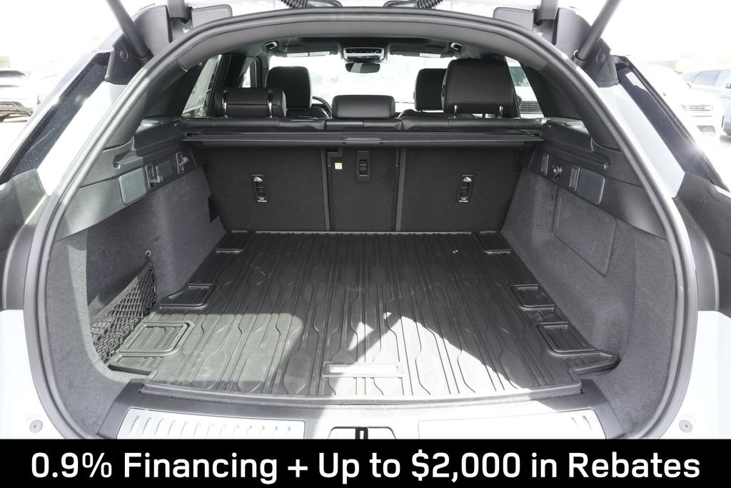 New 2026 Arroios Grey Land Rover Dynamic SE image 31