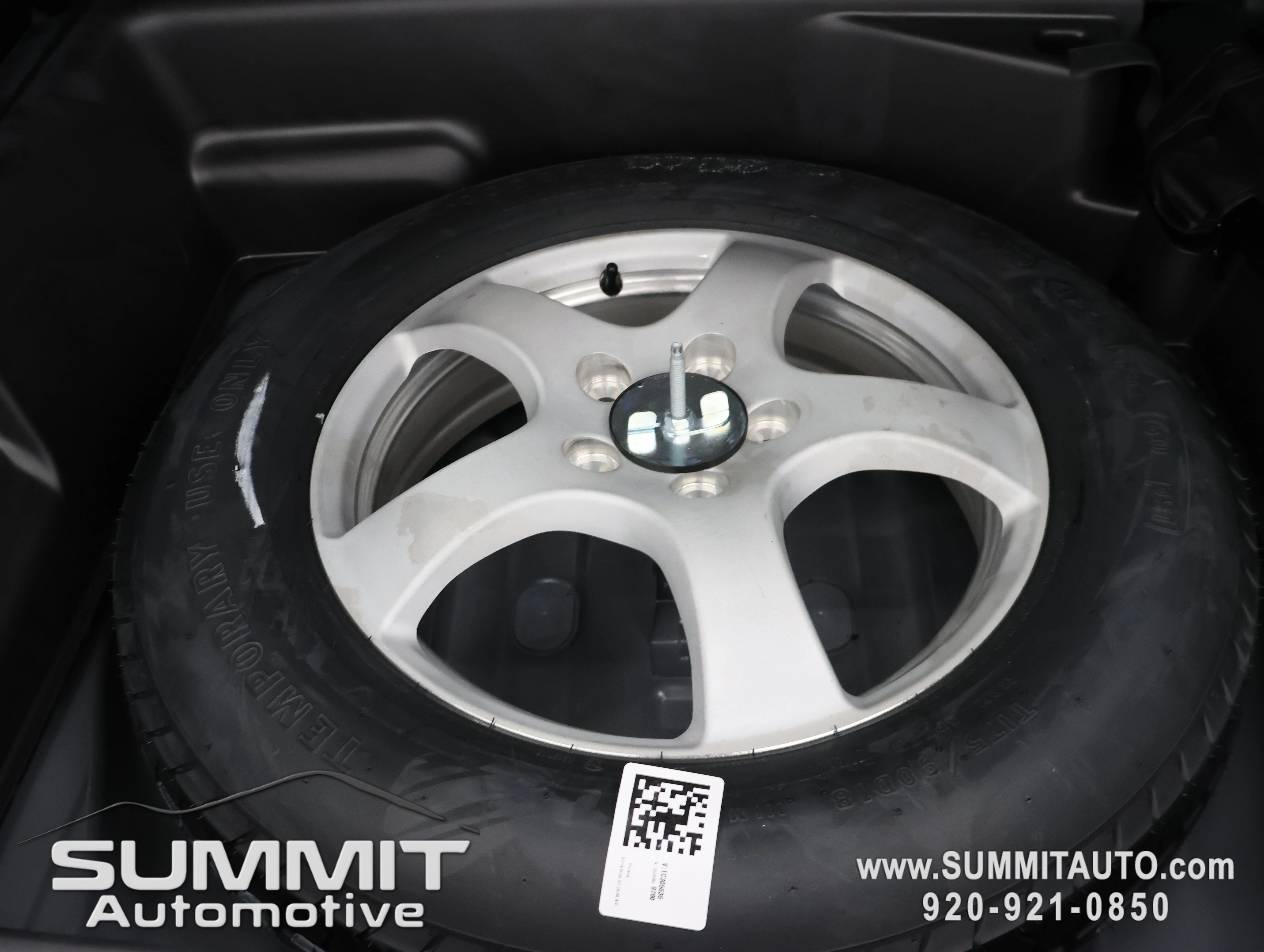New 2026 Baltic Gray Metallic Clearcoat Jeep Altitude image 30