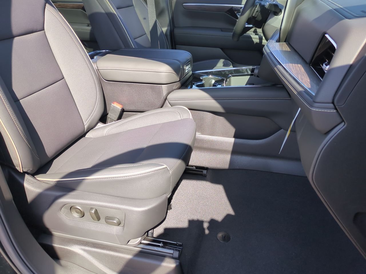 2026 Chevrolet Tahoe Premier - Photo 29