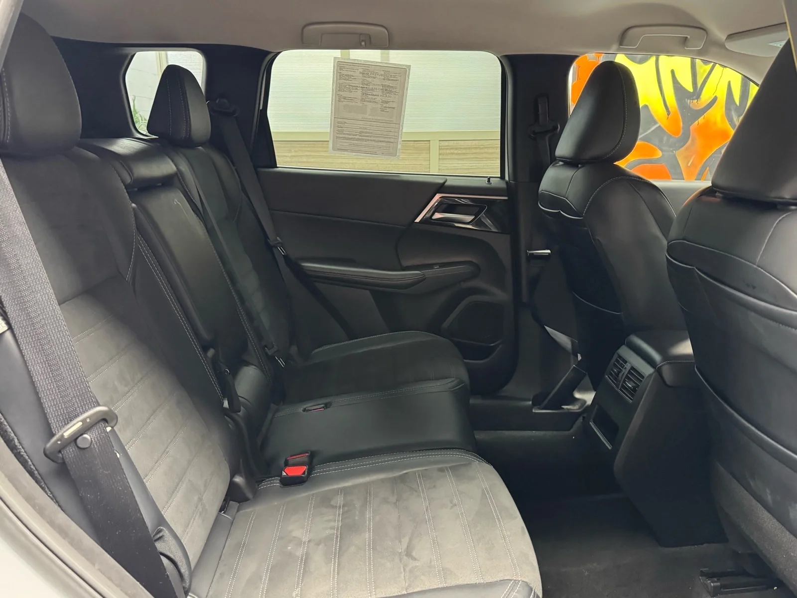 Used 2024 White Diamond (w85) Mitsubishi SE image 28
