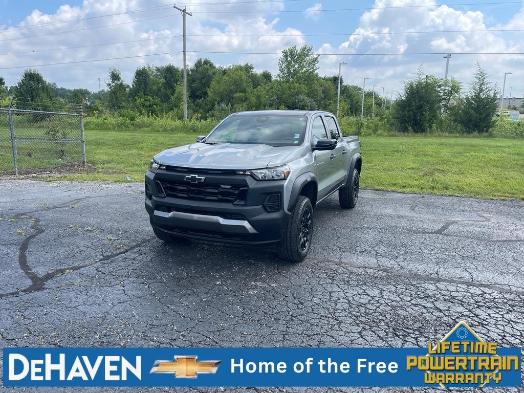 Sterling Gray Metallic 2024 Chevrolet Colorado Pickup Truck Four-Wheel Drive 