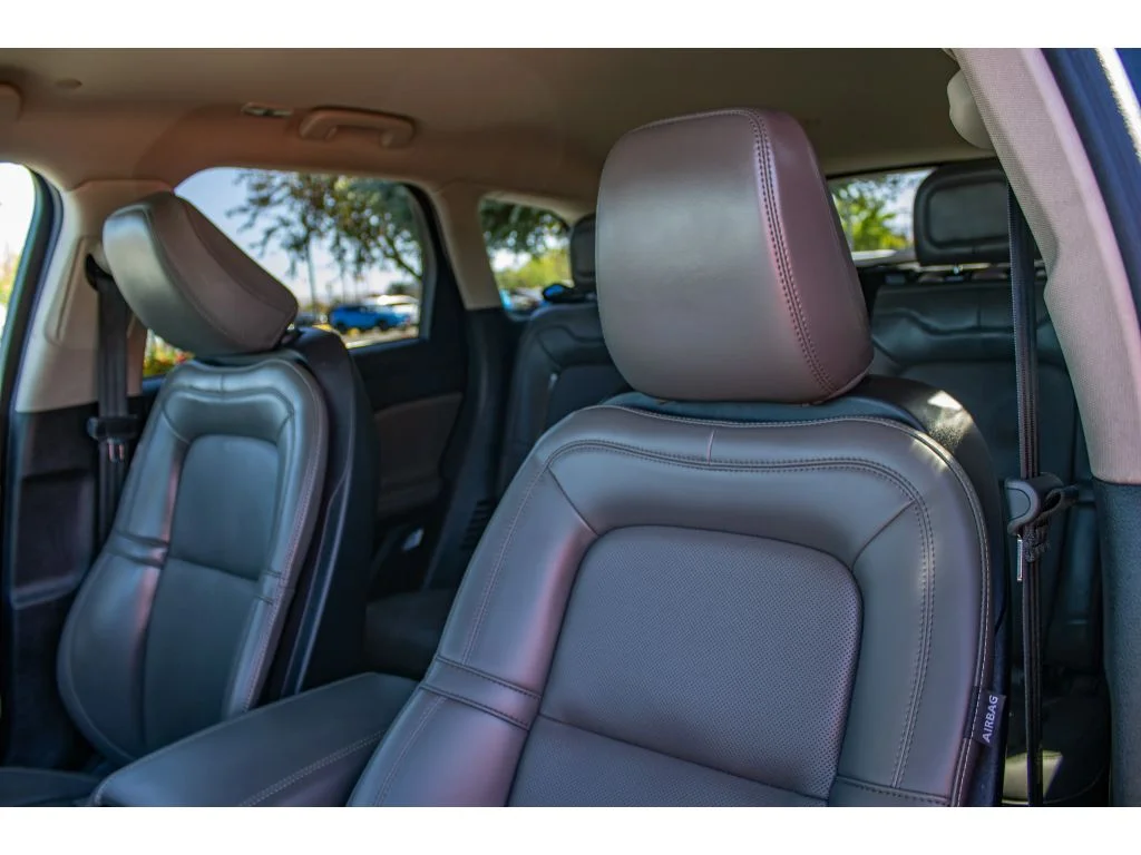 Used 2025 Infinite Black Metallic Clearcoat Lincoln Reserve image 30