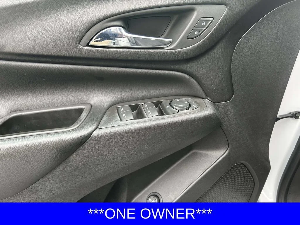Used 2022 Iridescent Pearl Tricoat Chevrolet LT image 16