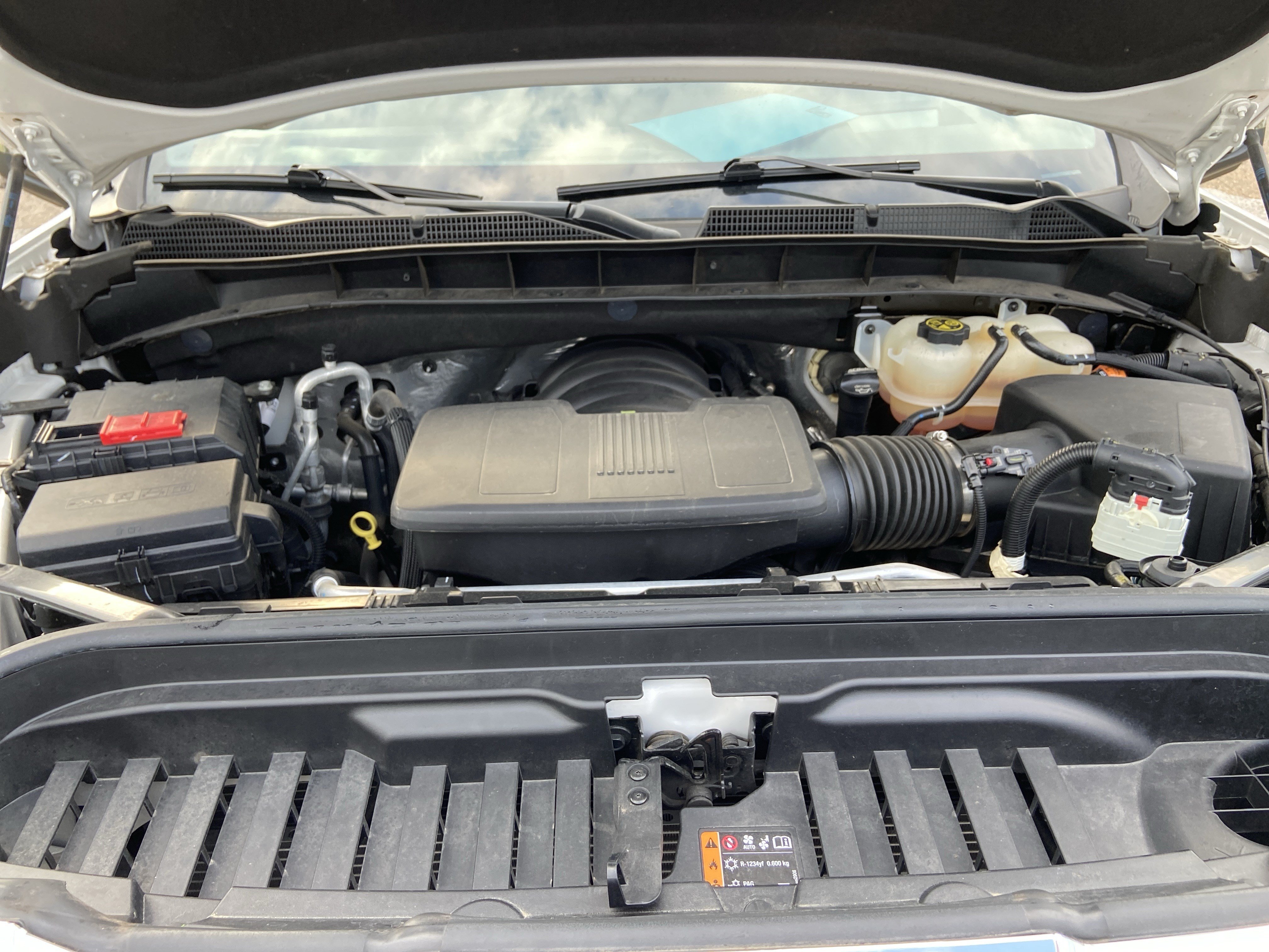 Used 2022 White Frost Tricoat GMC Denali image 27