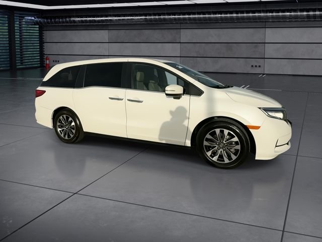Used 2023  Honda EX-L image 2