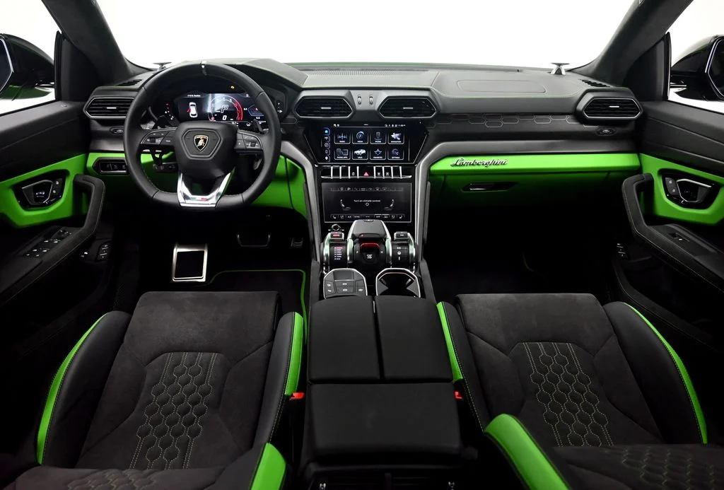 Used 2023  Lamborghini  image 7