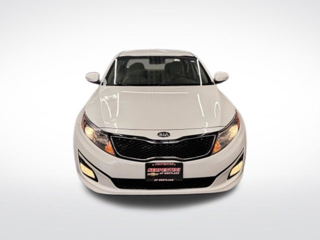 Used 2015 White Kia LX image 3