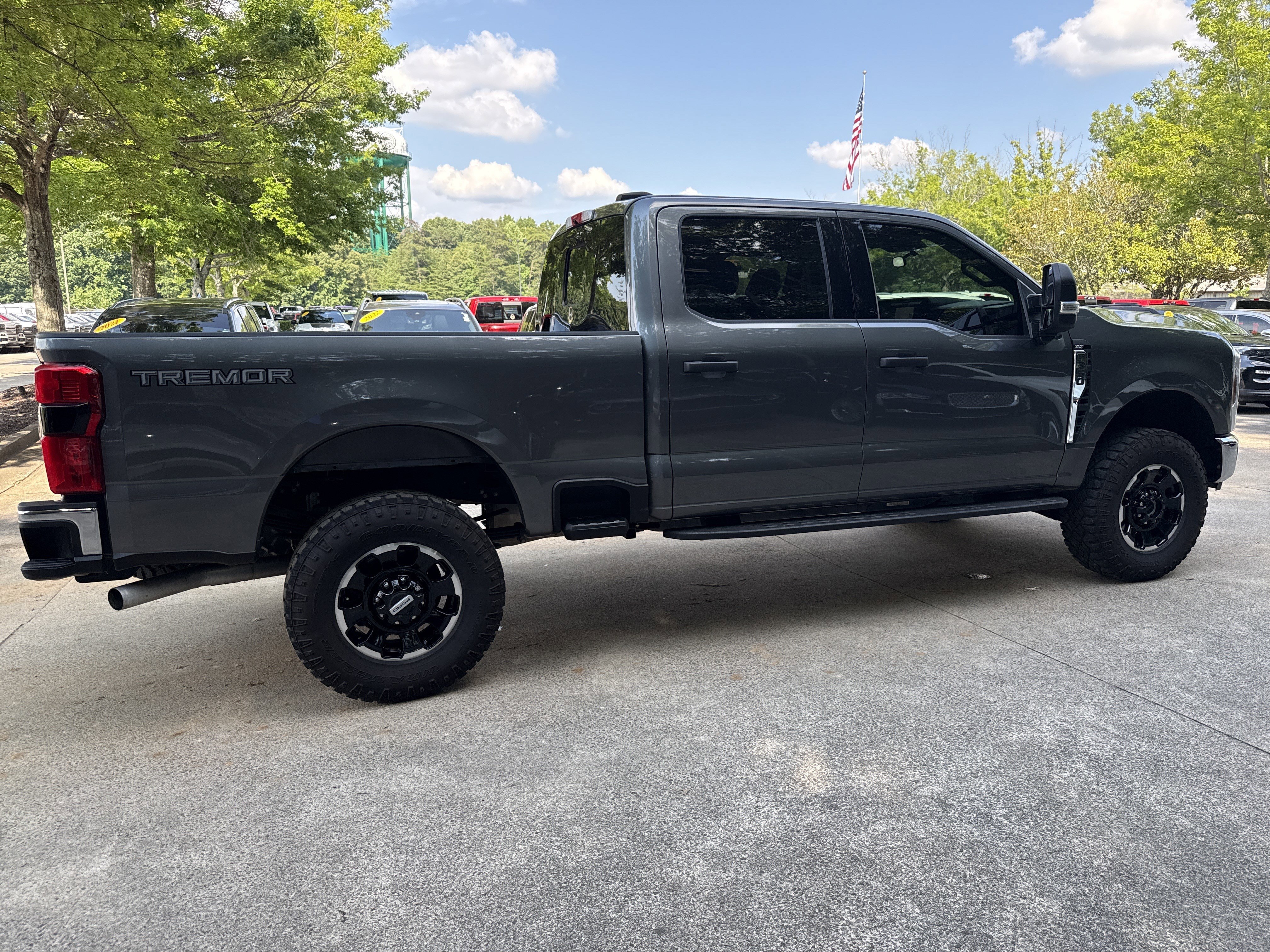 Used 2025 Gray Metallic Ford XLT image 8