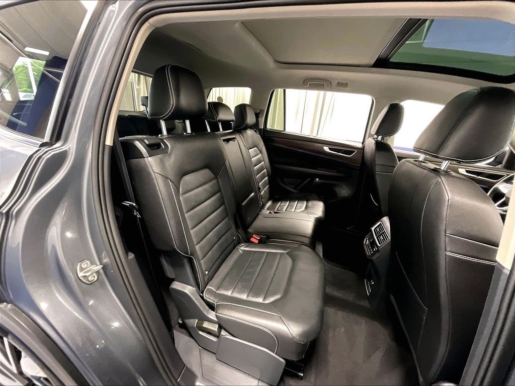 Used 2025 Gray Volkswagen 2.0T SEL image 16