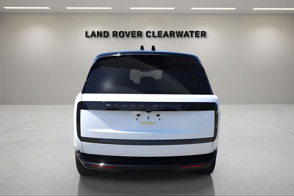 New 2026 Fuji White Land Rover SE image 4