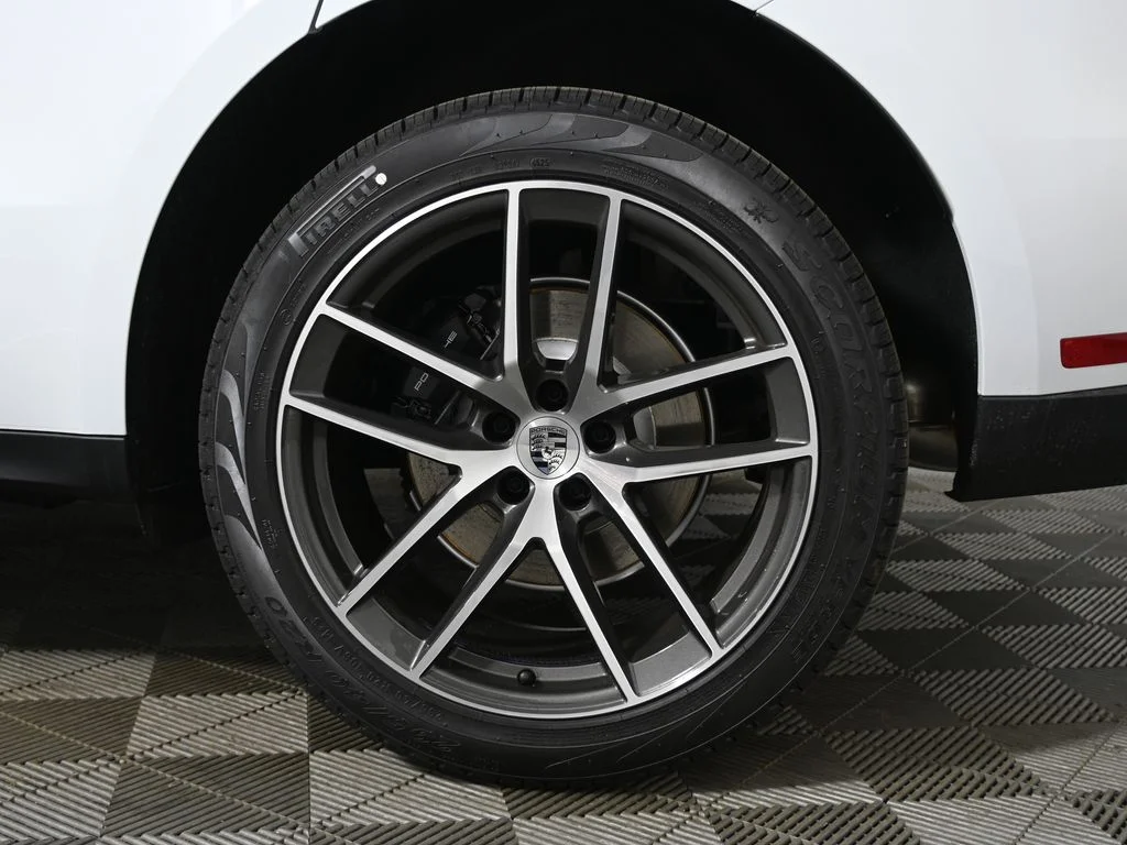 2026 Porsche Macan T - Photo 12