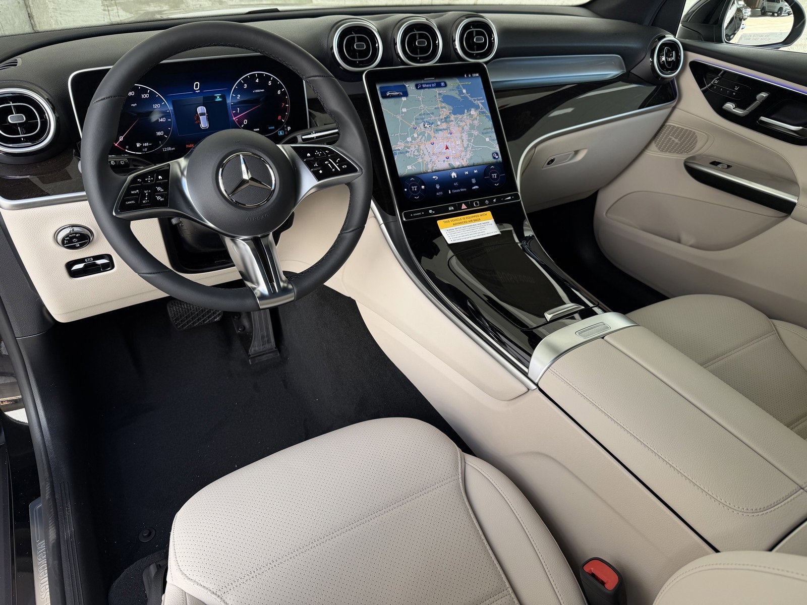 New 2026 Black Mercedes-Benz GLC 300 image 31