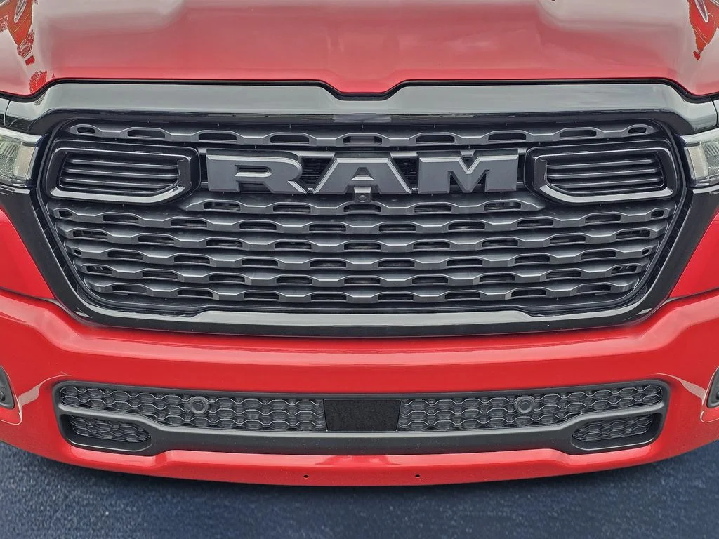 New 2026 Molten Red Pearl-Coat Exterior Paint RAM Big Horn/Lone Star image 3