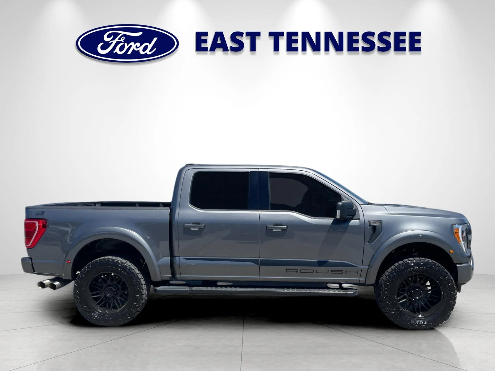 Used 2022 Gray Ford XLT image 2