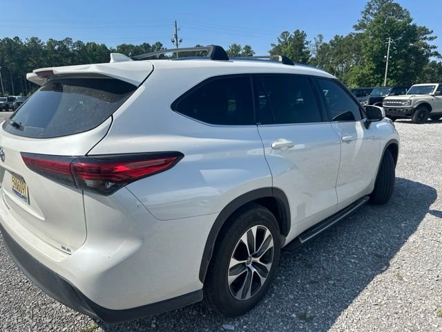 Used 2021 Blizzard Pearl Toyota XLE image 4