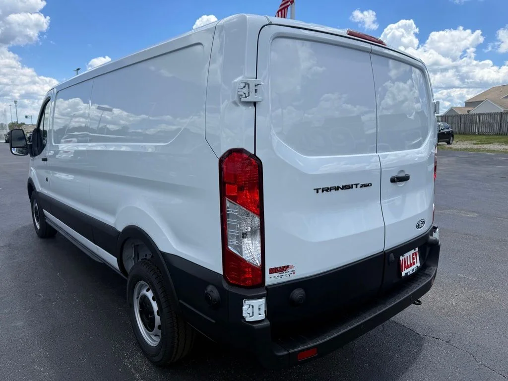 New 2026 Oxford White Ford Cargo Van image 5
