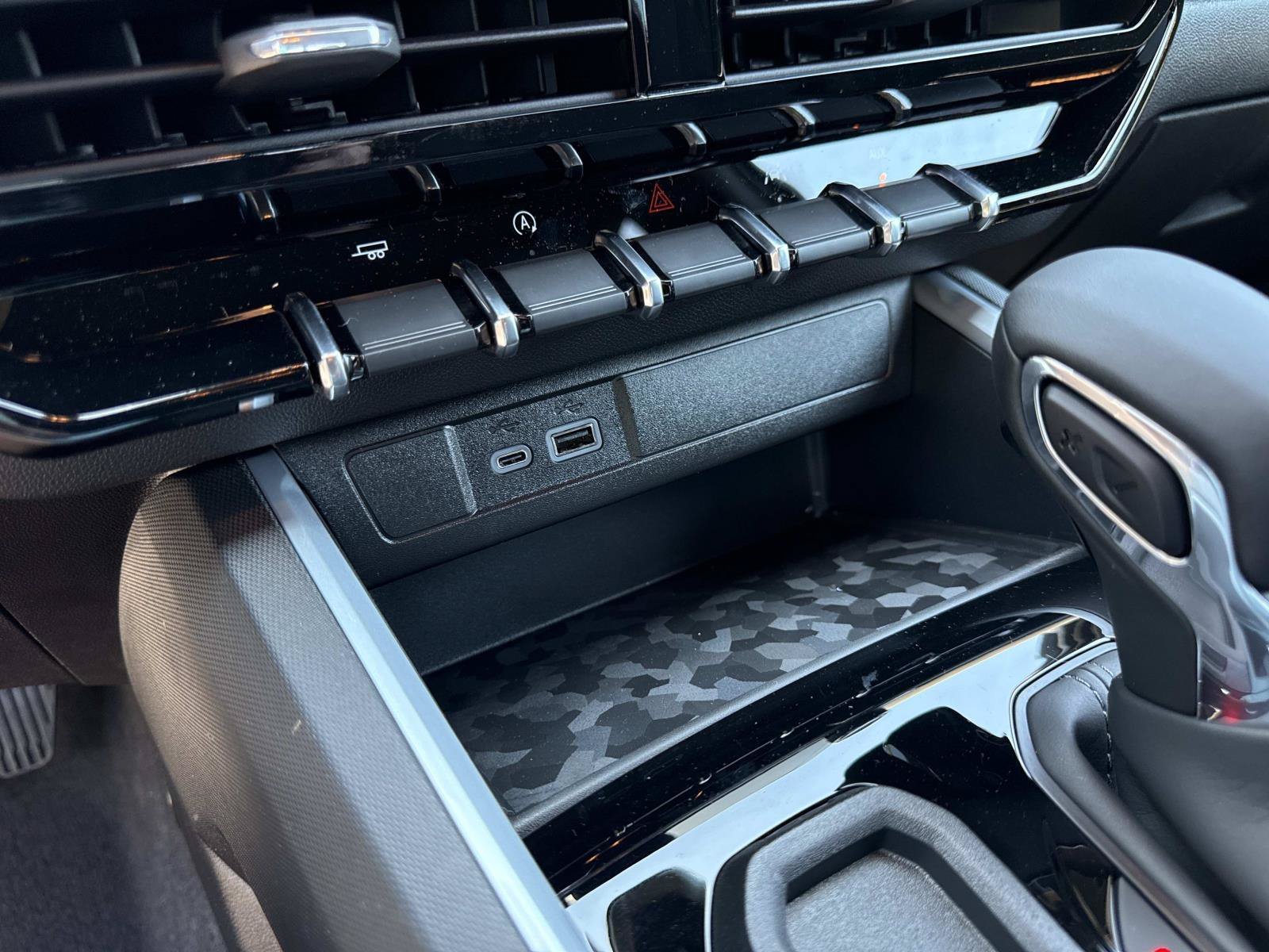 2026 Chevrolet Colorado LT - Photo 28
