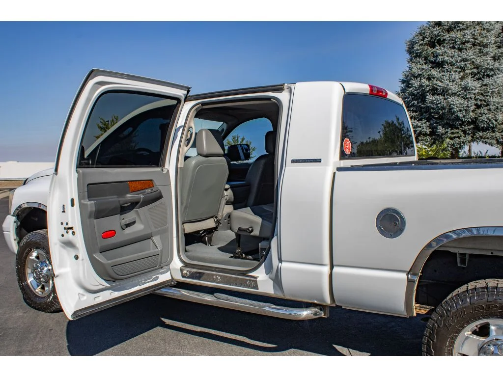 Used 2007 Bright White Clearcoat Dodge Laramie image 13