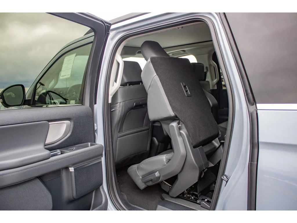 New 2026 GLACIER GRAY METALLIC Ford Active image 43
