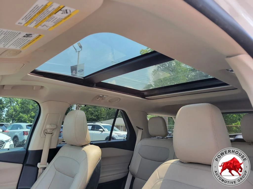 Used 2020 White Ford Limited image 25