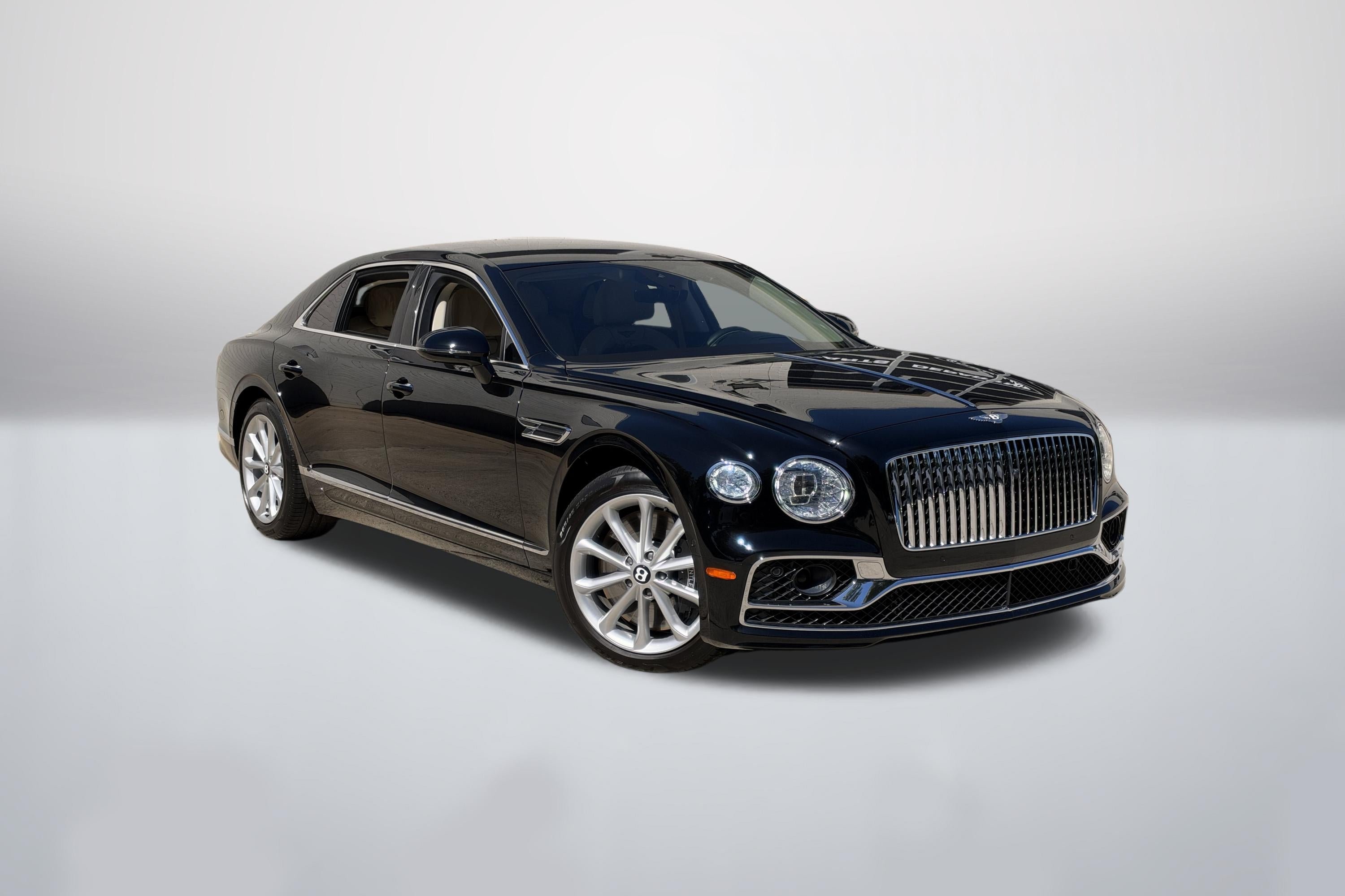 Used 2023 Beluga Bentley V8 image 1