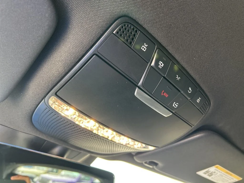 Used 2022 Black Mercedes-Benz GLC 300 image 43