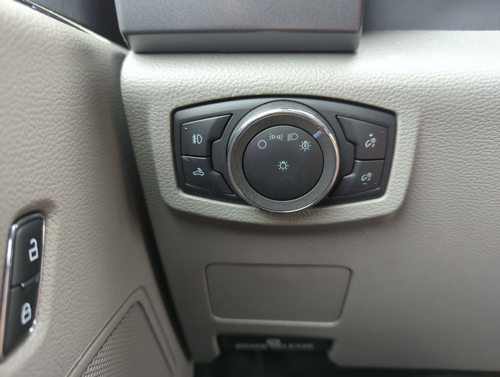 Used 2022 Silver Ford XLT image 19