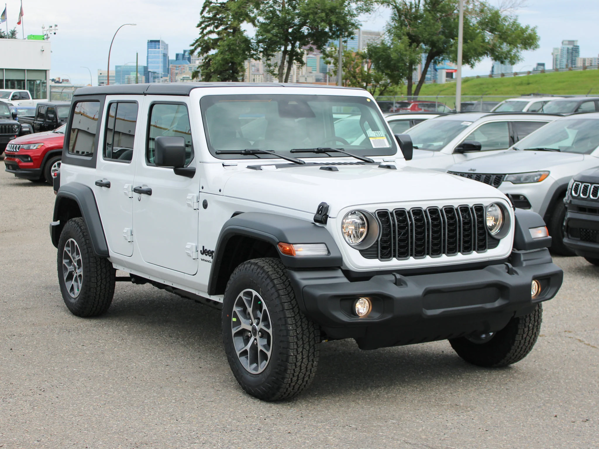 Used 2025 White Jeep Sport S* 4 Door 4x4, Safety Group, Remote Start, Heated Seats, Alpine Audio image 5