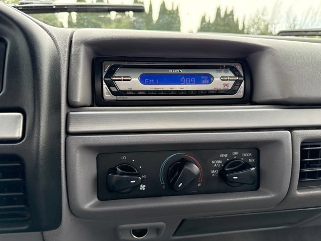 Used 1995 Green Ford XL image 17